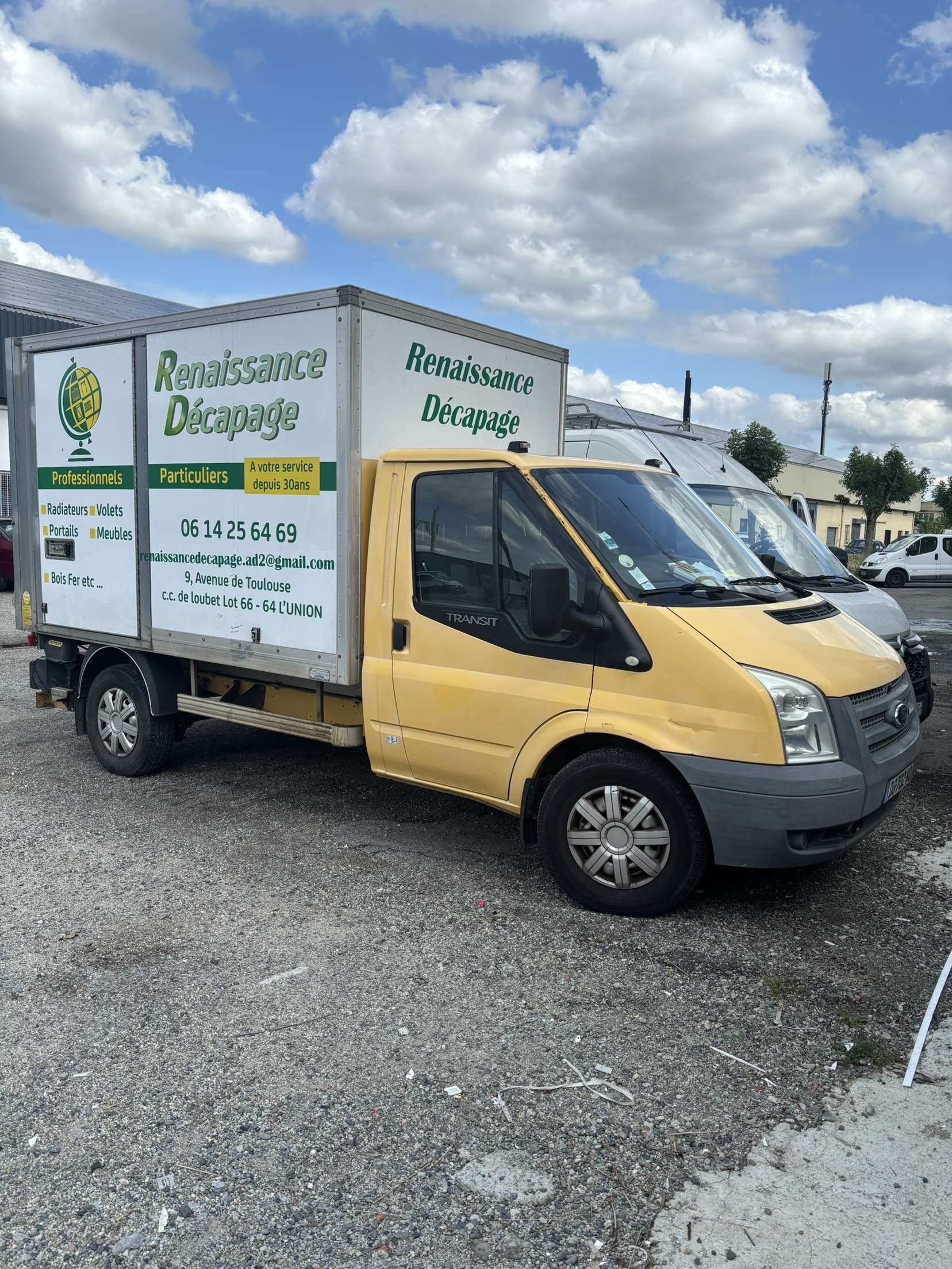 Camion Renaissance Décapage - Service de décapage professionnel à Toulouse